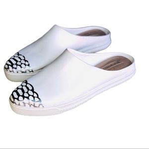 BCBGMaxazria White leather mules